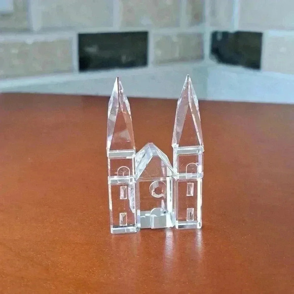 SWAROVSKI CRYSTAL CATHEDRAL - Picture 3 of 5